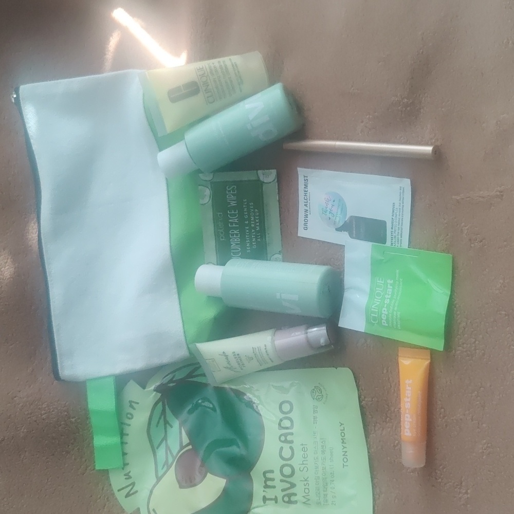 The Green Machine facial bag many good products for your face
